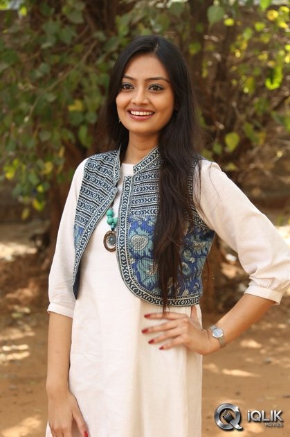 Nikitha-Narayan-at-Ladies-and-Gentlemen-Platinum-Disc-Function